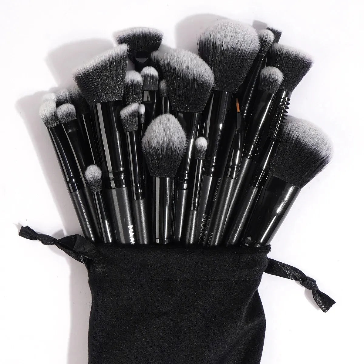 30pcs Professional Makeup Brush Set – Complete Beauty Tools with Bag