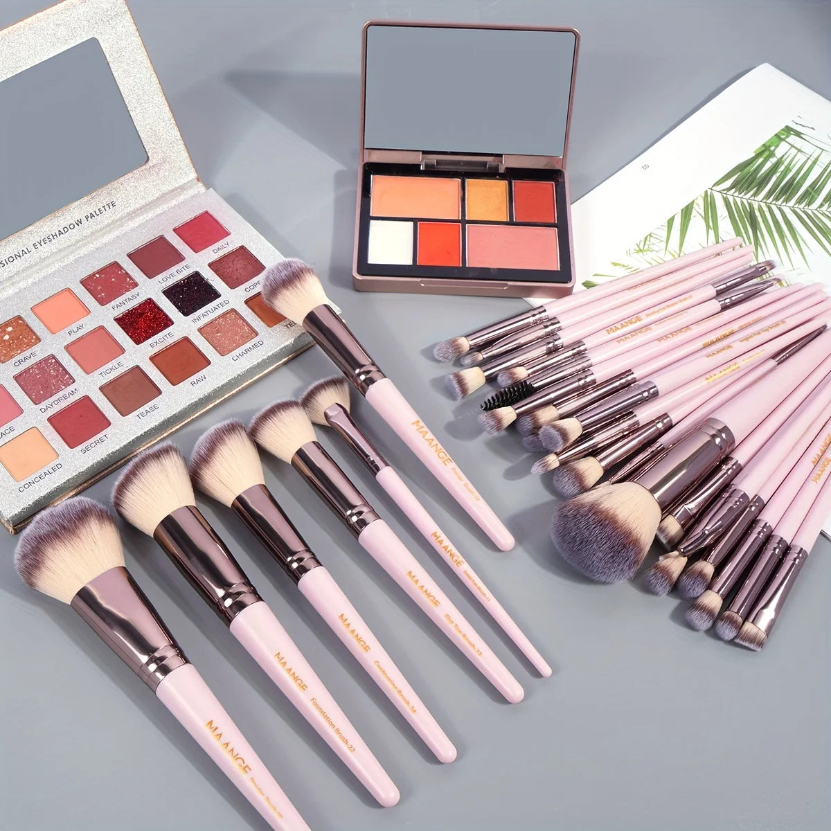 30pcs Professional Makeup Brush Set – Complete Beauty Tools with Bag