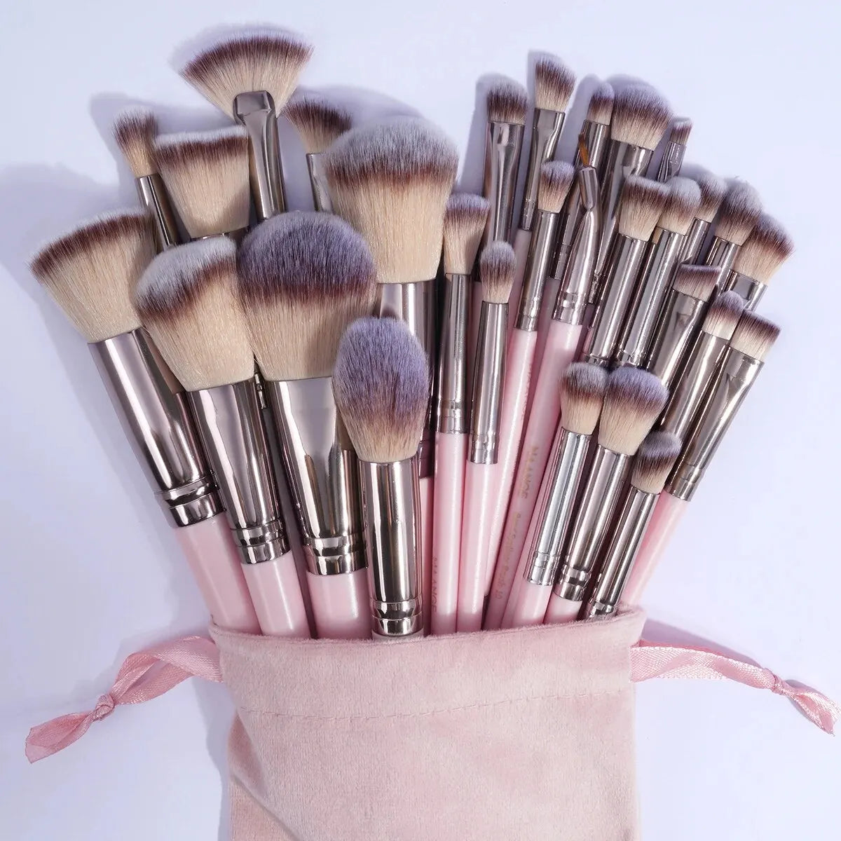 30pcs Professional Makeup Brush Set – Complete Beauty Tools with Bag